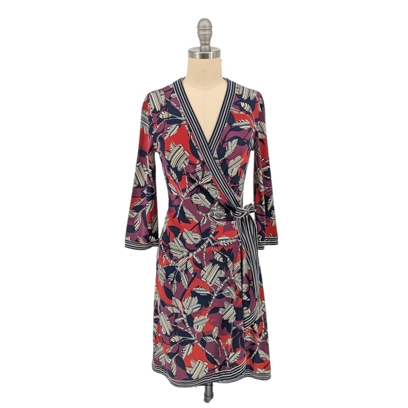 01410 BCGBMaxazria Floral Wrap Knit Dress Red Purple XS preppy Business casual - Picture 1 of 7